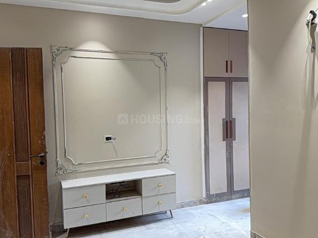 4 BHK Independent Builder Floor in Paschim Vihar for resale New Delhi. The reference number is 19632099