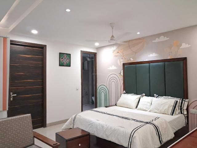 4 BHK Independent Builder Floor in Paschim Vihar for resale New Delhi. The reference number is 19717695