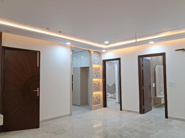 4 BHK Independent Builder Floor in Paschim Vihar for resale New Delhi. The reference number is 19879259