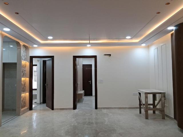 4 BHK Independent Builder Floor in Paschim Vihar for resale New Delhi. The reference number is 19879289