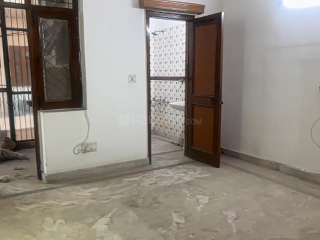 4 BHK Independent Builder Floor in Paschim Vihar for resale New Delhi. The reference number is 19063280