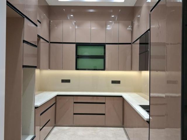 4 BHK Independent Builder Floor in Paschim Vihar for resale New Delhi. The reference number is 19313394