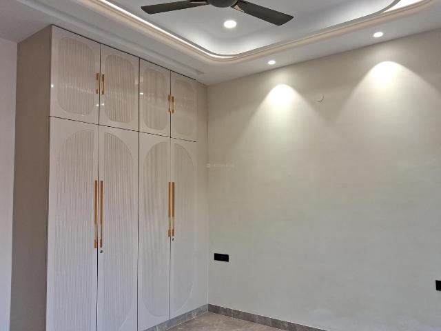 4 BHK Independent Builder Floor in Paschim Vihar for resale New Delhi. The reference number is 19332608