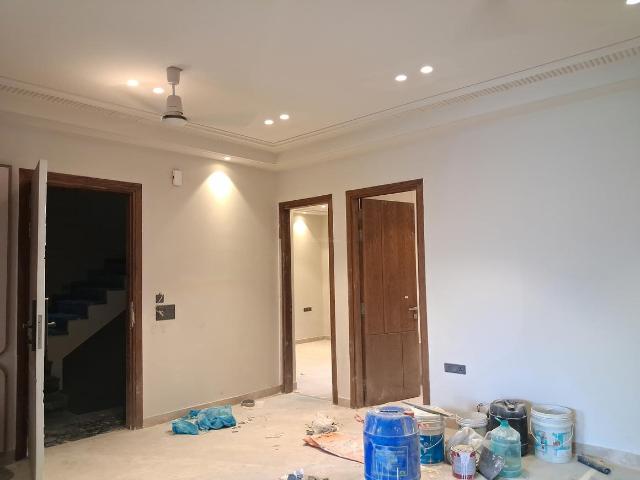 3 BHK Independent Builder Floor in Paschim Vihar for resale New Delhi. The reference number is 20409041