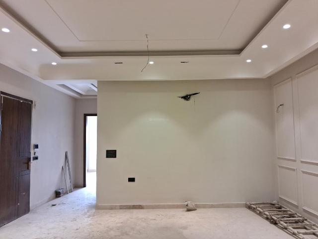 4 BHK Independent Builder Floor in Paschim Vihar for resale New Delhi. The reference number is 20443632