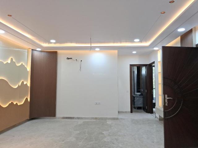4 BHK Independent Builder Floor in Paschim Vihar for resale New Delhi. The reference number is 20508385
