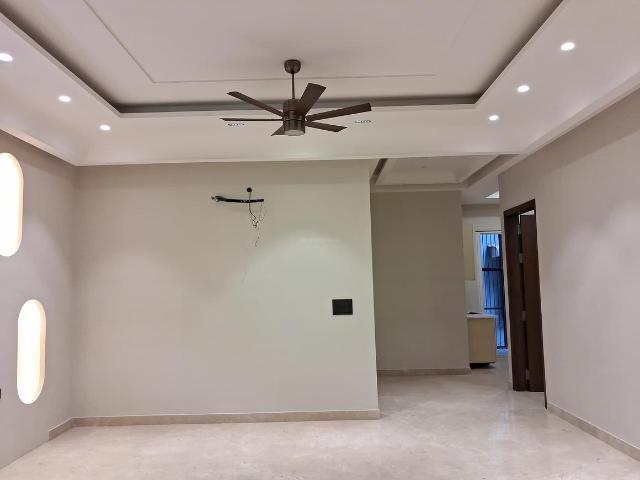 4 BHK Independent Builder Floor in Paschim Vihar for resale New Delhi. The reference number is 20555212