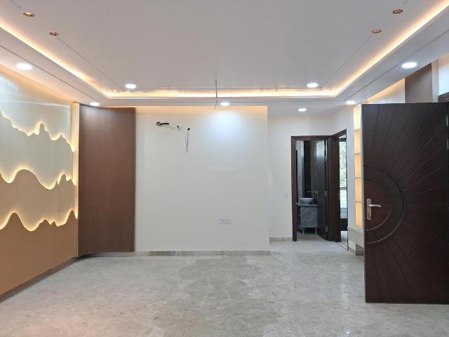 4 BHK Independent Builder Floor in Paschim Vihar for resale New Delhi. The reference number is 20579869