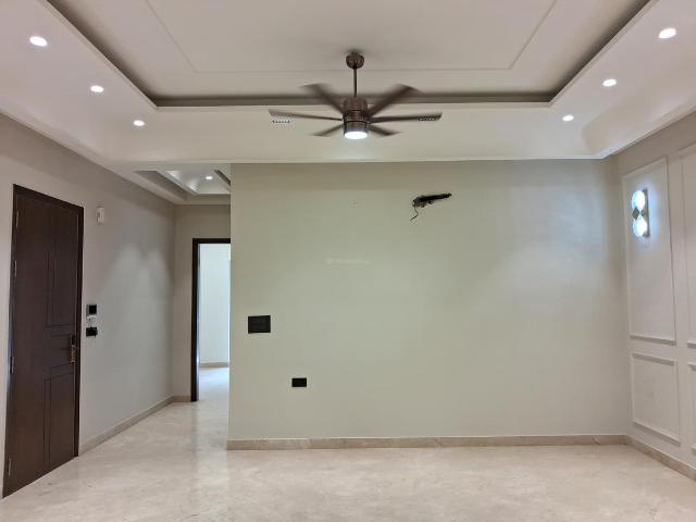 4 BHK Independent Builder Floor in Paschim Vihar for resale New Delhi. The reference number is 20581190
