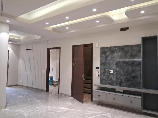 3 BHK Independent Builder Floor in Paschim Vihar for resale New Delhi. The reference number is 20642563