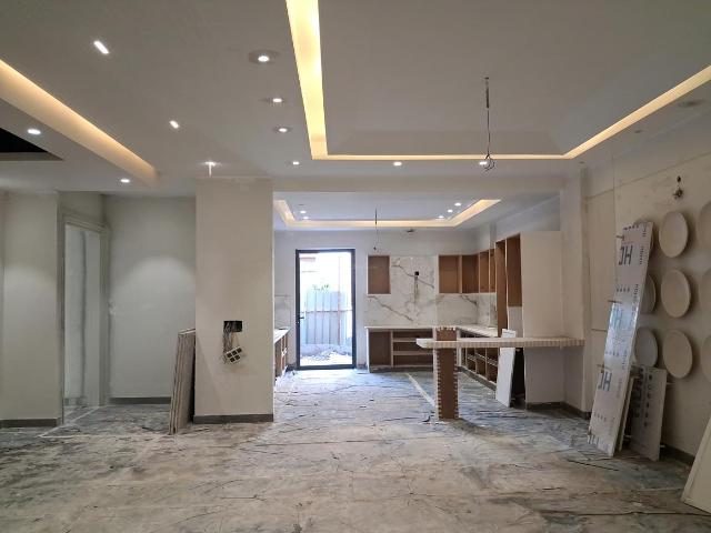 4 BHK Independent Builder Floor in Paschim Vihar for resale New Delhi. The reference number is 20642699