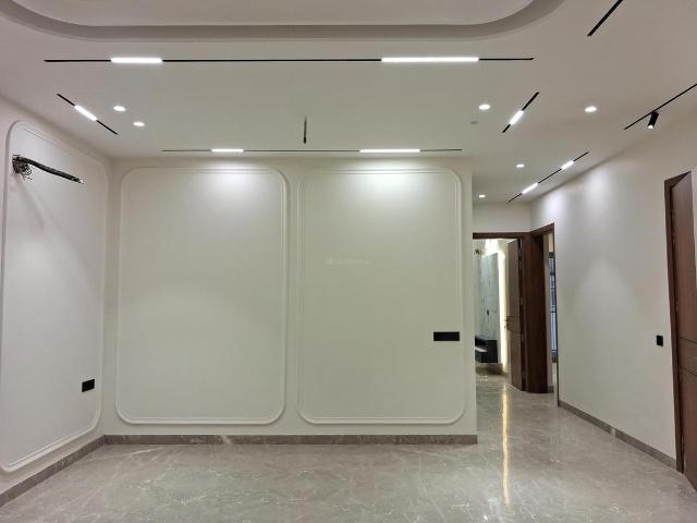 4 BHK Independent Builder Floor in Paschim Vihar for resale New Delhi. The reference number is 20811385