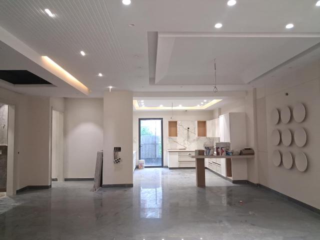 4 BHK Independent Builder Floor in Paschim Vihar for resale New Delhi. The reference number is 20981134
