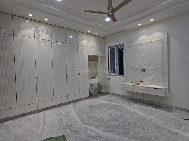 4 BHK Independent Builder Floor in Paschim Vihar for resale New Delhi. The reference number is 20153496