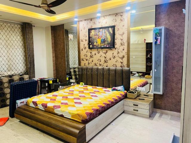 4 BHK Independent Builder Floor in Paschim Vihar for resale New Delhi. The reference number is 20320519