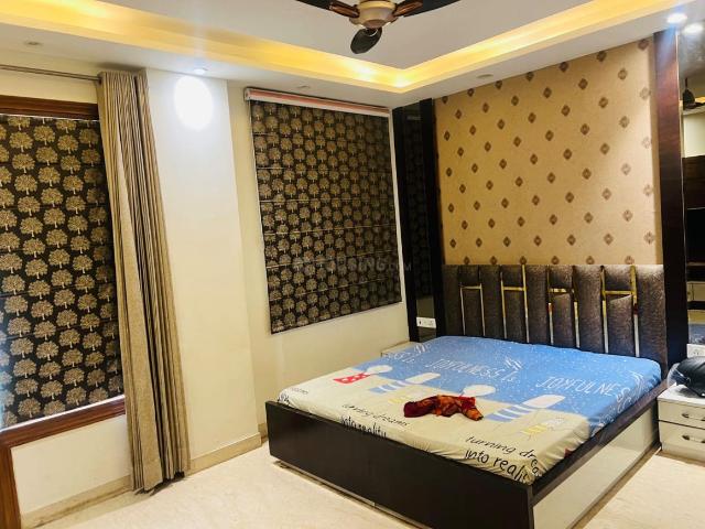 4 BHK Independent Builder Floor in Paschim Vihar for resale New Delhi. The reference number is 20320557