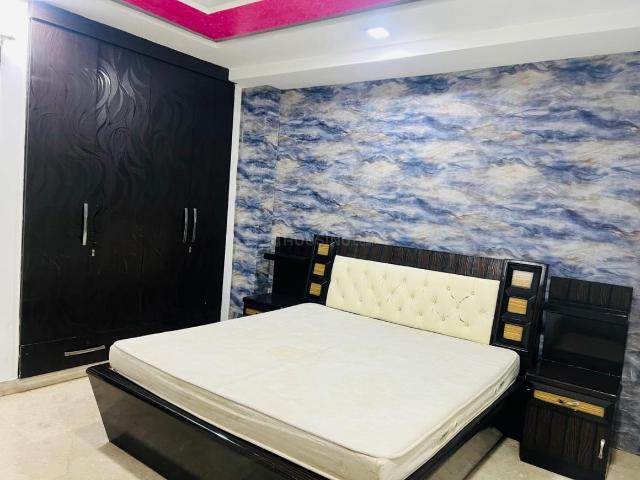 4 BHK Independent Builder Floor in Paschim Vihar for resale New Delhi. The reference number is 20320598