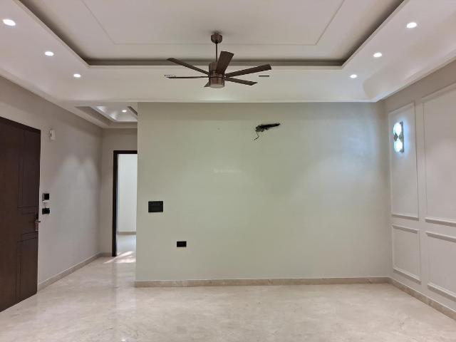 4 BHK Independent Builder Floor in Paschim Vihar for resale New Delhi. The reference number is 20374977