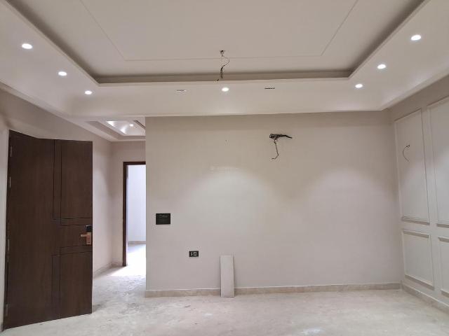 4 BHK Independent Builder Floor in Paschim Vihar for resale New Delhi. The reference number is 20374990