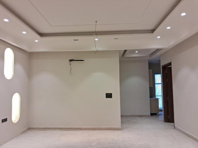 4 BHK Independent Builder Floor in Paschim Vihar for resale New Delhi. The reference number is 20375002
