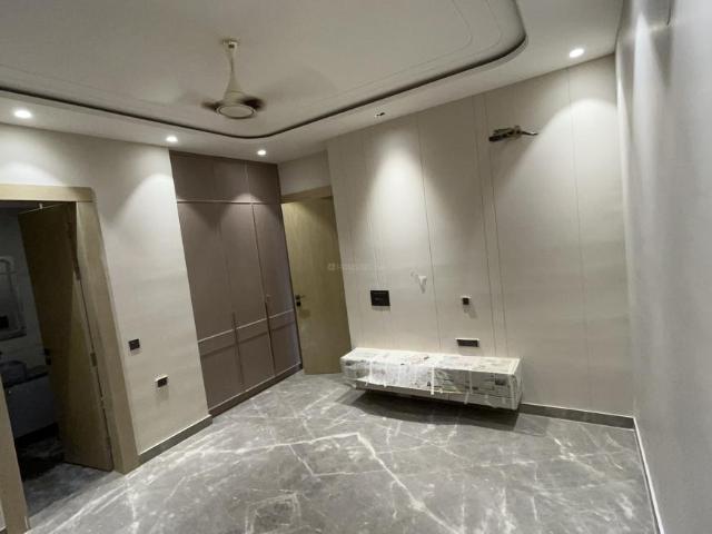 4 BHK Independent Builder Floor in Paschim Vihar for resale New Delhi. The reference number is 20392313