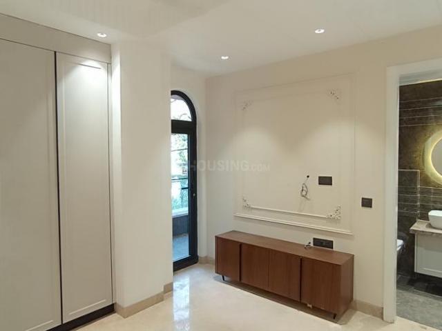 4 BHK Independent Builder Floor in Patel Nagar for resale New Delhi. The reference number is 16788875