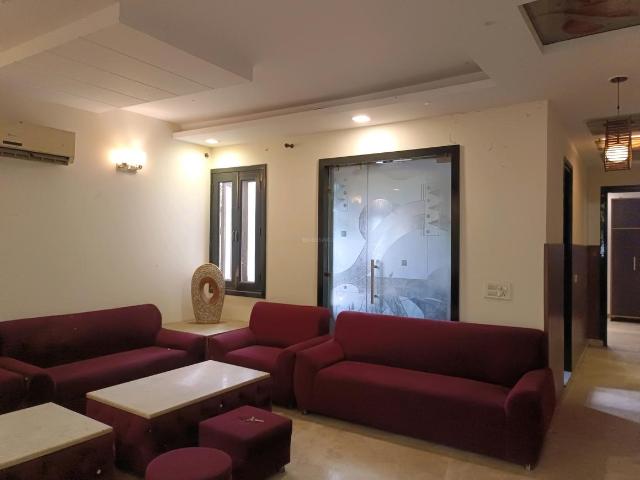 4 BHK Independent Builder Floor in Pitampura for rent New Delhi. The reference number is 13760678