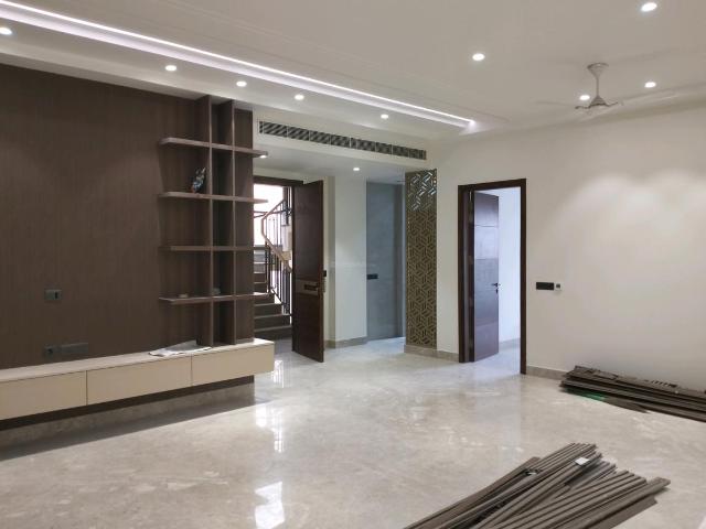 4 BHK Independent Builder Floor in Pitampura for resale New Delhi. The reference number is 20351644