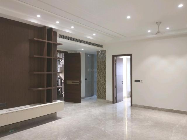 4 BHK Independent Builder Floor in Pitampura for resale New Delhi. The reference number is 20724224