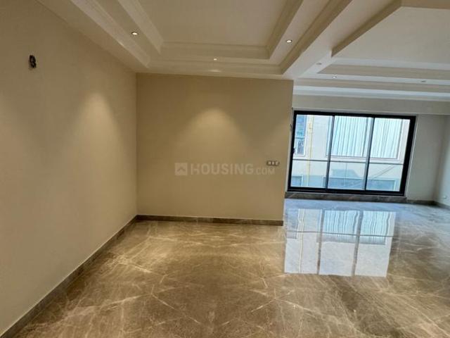 4 BHK Independent Builder Floor in Rajouri Garden for resale New Delhi. The reference number is 20498008