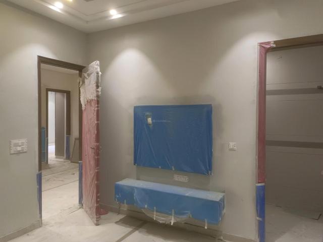 4 BHK Independent Builder Floor in Rohini Sector 28 for resale New Delhi. The reference number is 18982574