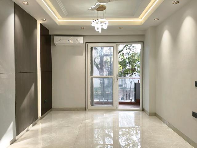 4 BHK Independent Builder Floor in Sushant Lok Phase 1 for resale Gurgaon. The reference number is 18600371