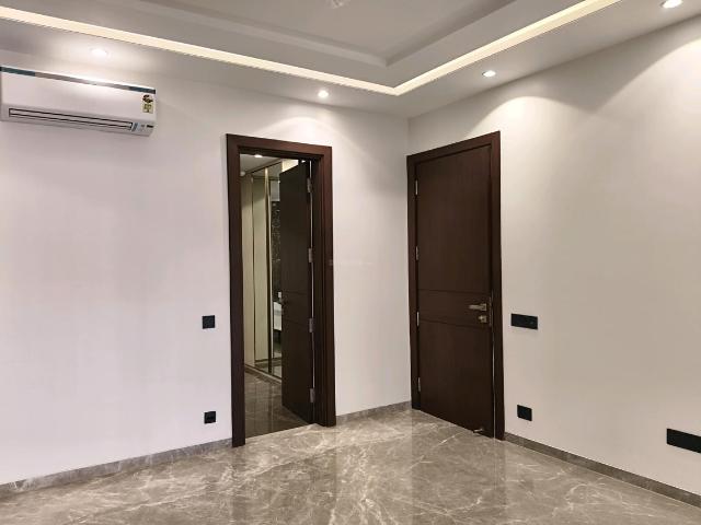 4 BHK Independent Builder Floor in Sushant Lok Phase 1 for resale Gurgaon. The reference number is 19963345