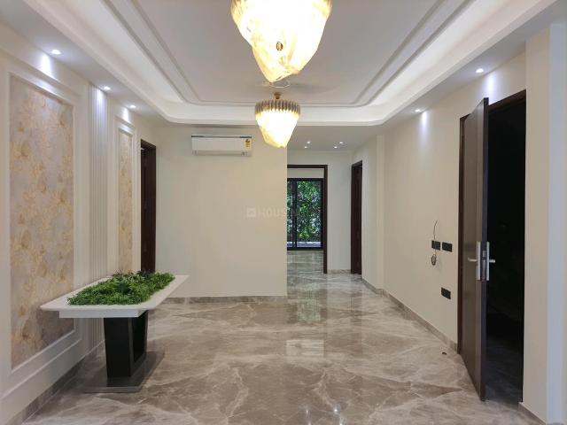 4 BHK Independent Builder Floor in Sushant Lok Phase 1 for resale Gurgaon. The reference number is 20695345