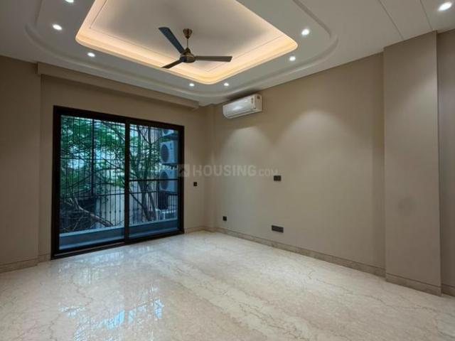 4 BHK Independent Builder Floor in Safdarjung Enclave for resale New Delhi. The reference number is 20737832