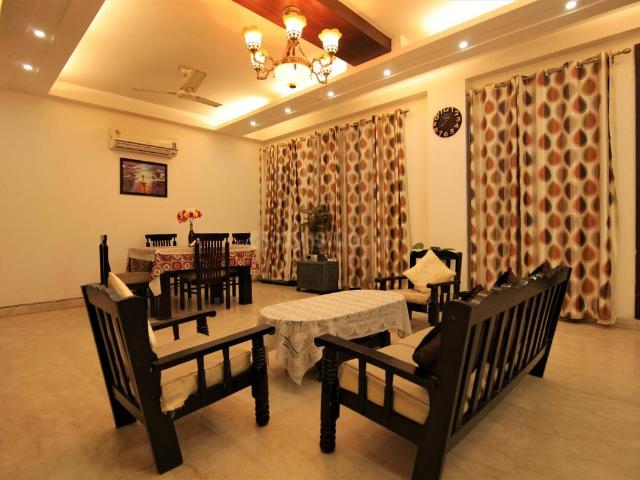 4 BHK Independent Builder Floor in Saket for rent New Delhi. The reference number is 2528138