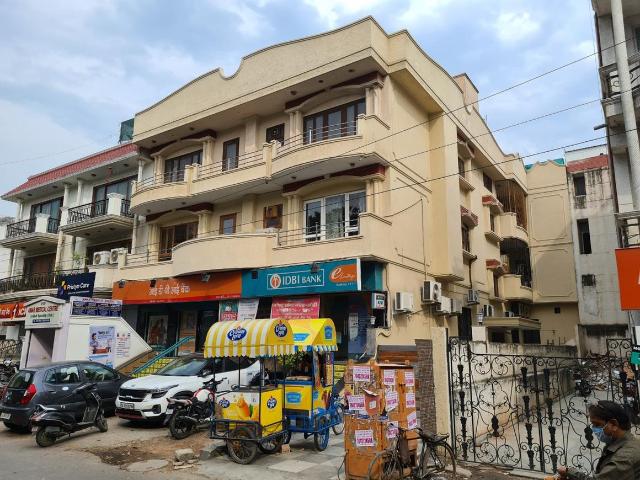4 BHK Independent Builder Floor in Saket for resale New Delhi. The reference number is 10570368
