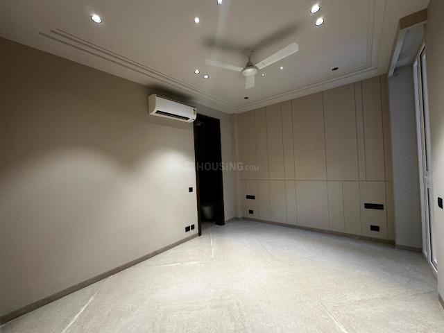 4 BHK Independent Builder Floor in Sarvodaya Enclave for resale New Delhi. The reference number is 20717932