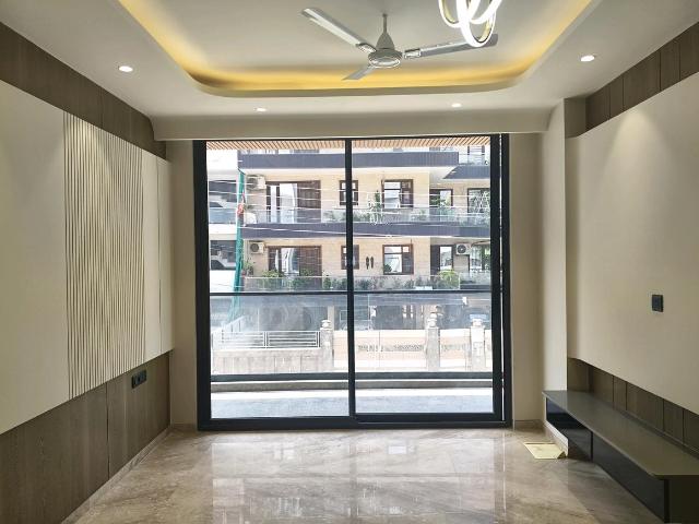 4 BHK Independent Builder Floor in Sector 45 for resale Gurgaon. The reference number is 19930427