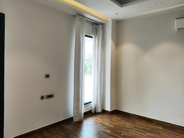 4 BHK Independent Builder Floor in Sector 45 for resale Gurgaon. The reference number is 19380814
