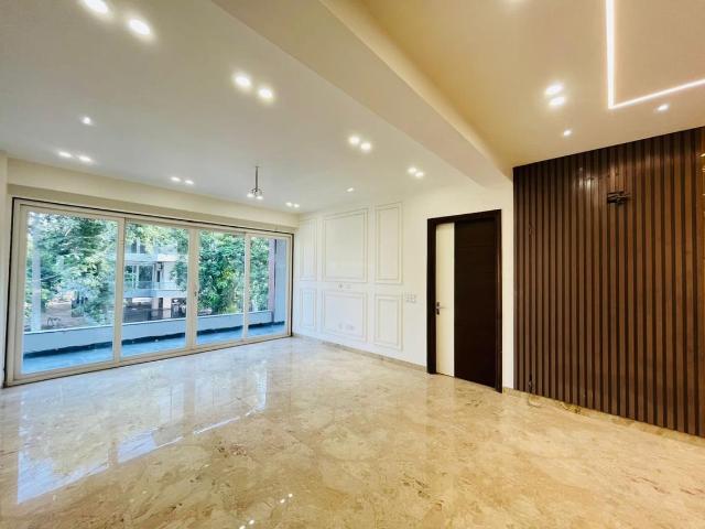 4 BHK Independent Builder Floor in Sector 49 for resale Gurgaon. The reference number is 10267572