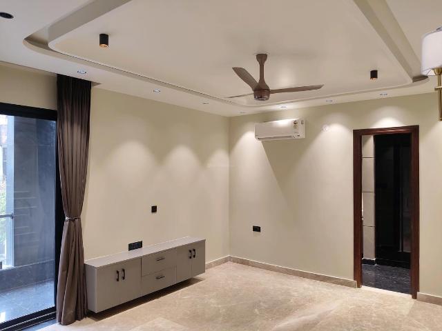 4 BHK Independent Builder Floor in Sector 49 for resale Gurgaon. The reference number is 18111214