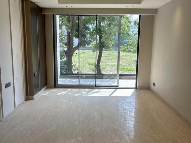 4 BHK Independent Builder Floor in Sector 49 for resale Gurgaon. The reference number is 19402244