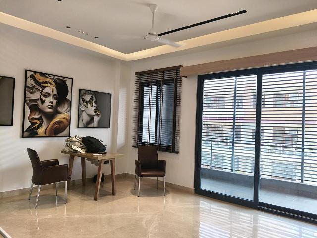 4 BHK Independent Builder Floor in Sector 52 for resale Gurgaon. The reference number is 19930216