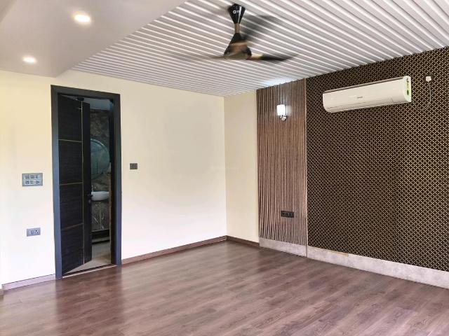 4 BHK Independent Builder Floor in Sector 55 for resale Gurgaon. The reference number is 20241934