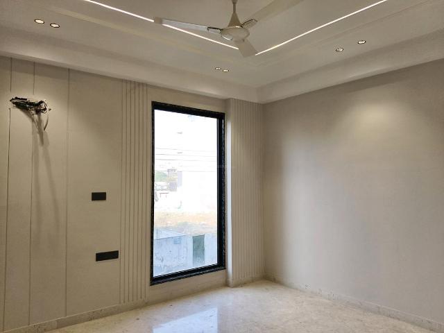 4 BHK Independent Builder Floor in Sector 56 for resale Gurgaon. The reference number is 16947577