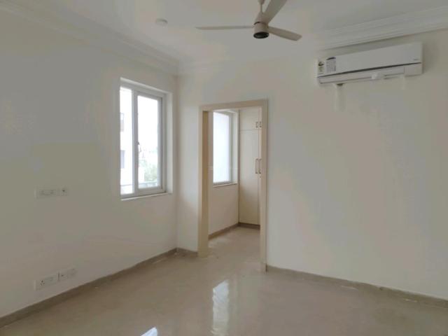 4 BHK Independent Builder Floor in Sector 56 for resale Gurgaon. The reference number is 20380965