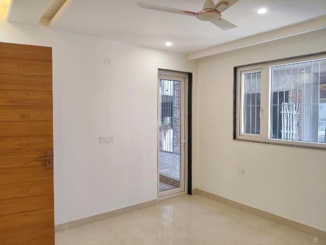 4 BHK Independent Builder Floor in Sector 67 for resale Gurgaon. The reference number is 19061985