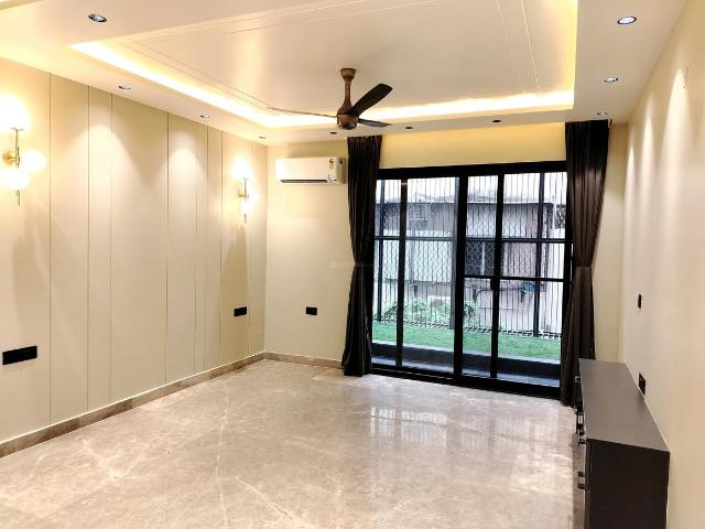 4 BHK Independent Builder Floor in Sector 64 for resale Gurgaon. The reference number is 17952468