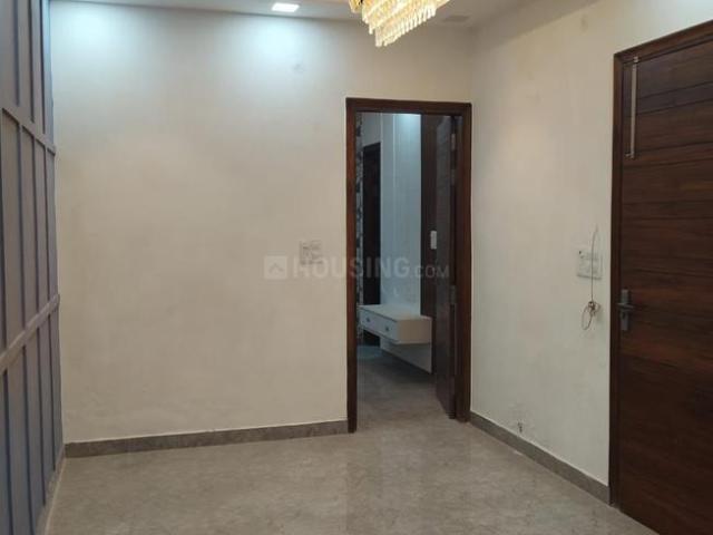 4 BHK Independent Builder Floor in Sector 6 Rohini for resale New Delhi. The reference number is 19955948